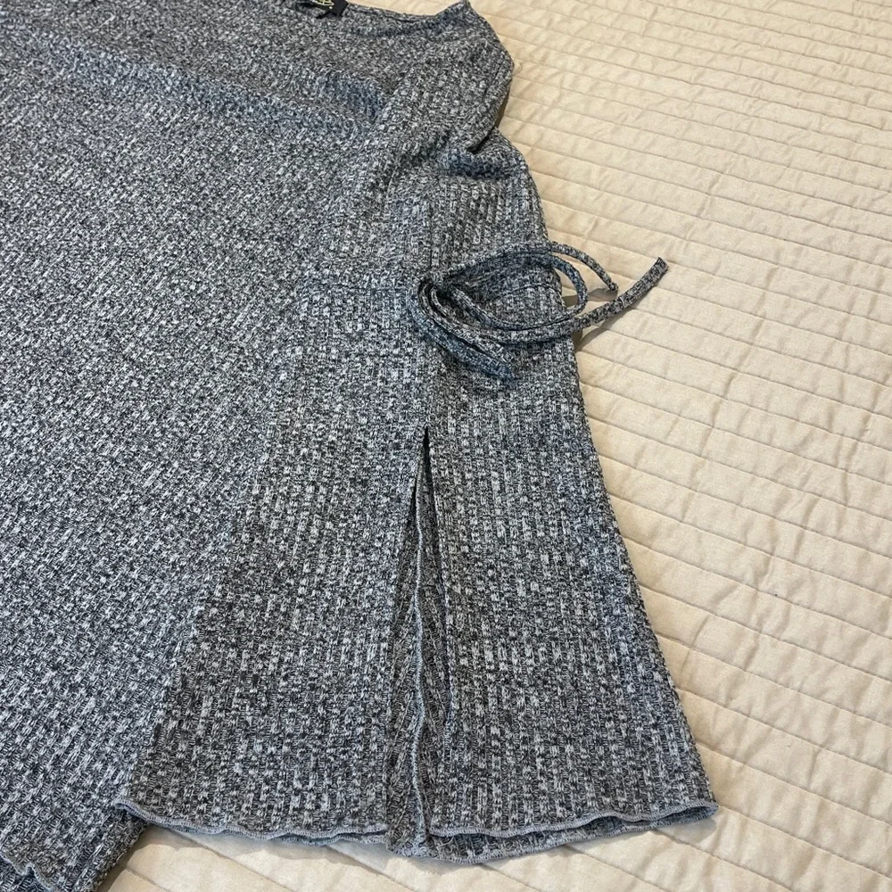Suzanne Betro Gray Sweater WOMENS SIZE L PULLOVER BELL SLEEVES